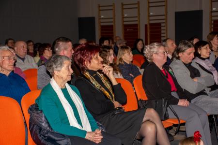 ‘‘Korenine preteklosti, sadovi prihodnosti” (15)